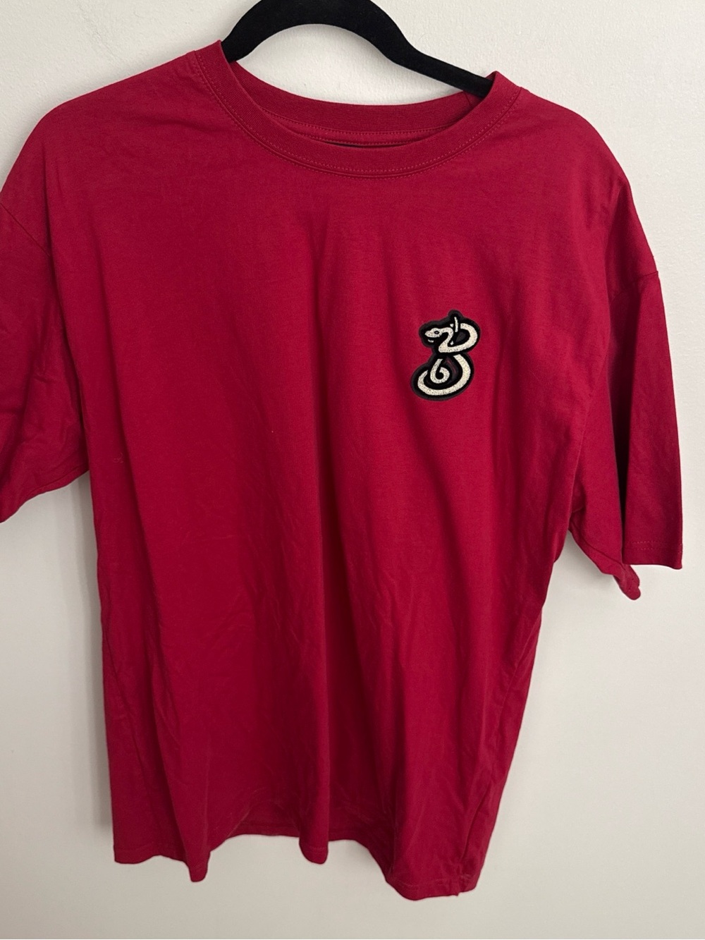 Short-Sleeve Crewneck T-Shirt in Deep Red with Embroidered Crest